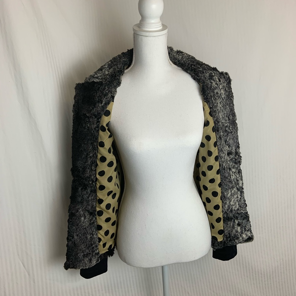 Hem & Thread jacket - Picture 2 of 6